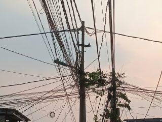 Pemprov DKI Gunting Kabel Sembrawut Jika Dalam Sebulan Tak Dibenahi