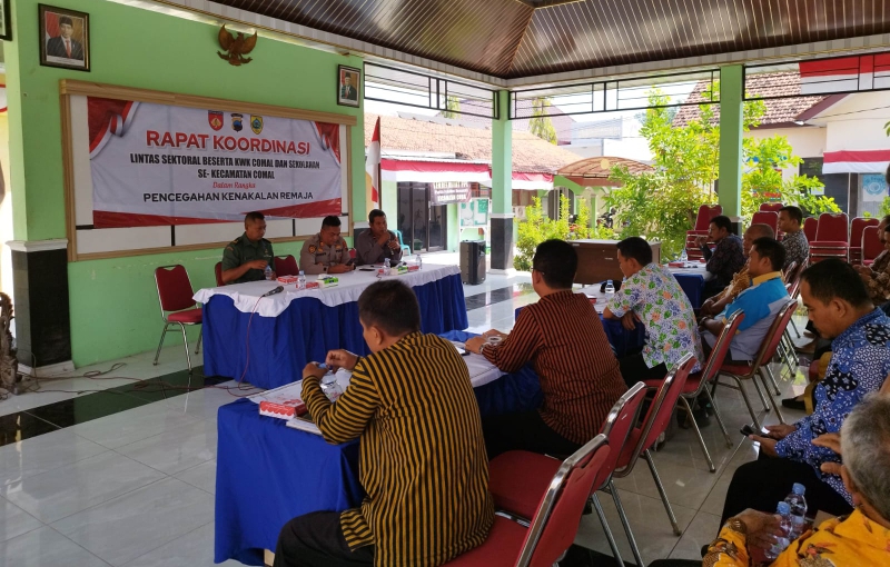 Rapat lintas sektoral di pendopo kantor kecamatan Comal