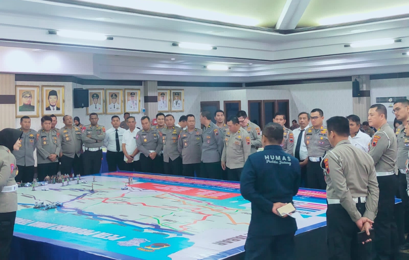 Jajaran Ditlantas Polda Jateng saat menggelar latihan pra operasi zebra candi 2023