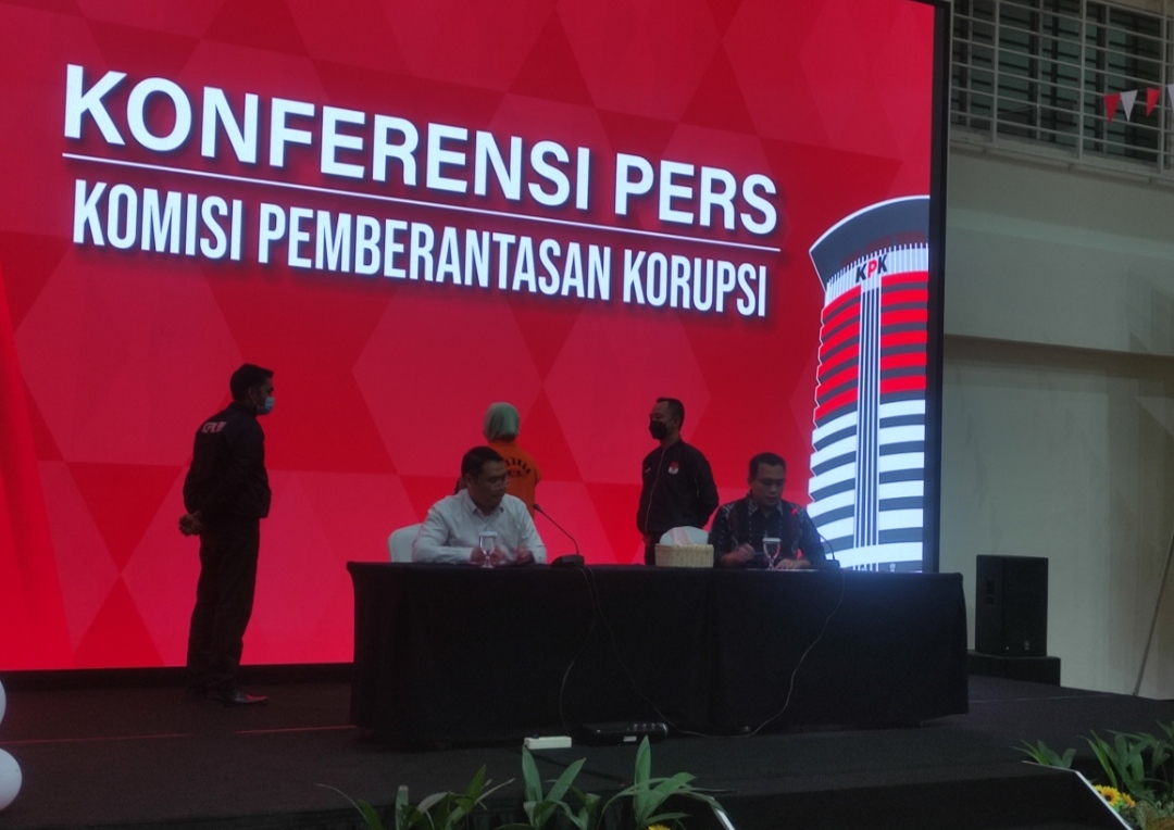 Konferensi Pers KPK atas penetapan tersangka mantan kepala badan pengusahaan kawasan perdagangan bebas dan pelabuhan bebas bintan wilayah kota Tanjung Pinang.