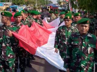 Kirab Bendera Merah Putih Sepanjang 1000 Meter