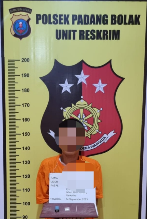 Seorang supir Taksi di Kabupaten Paluta usai tertangkap karena nekad simpan sabu di bawah buku Rapor anak Sekolah