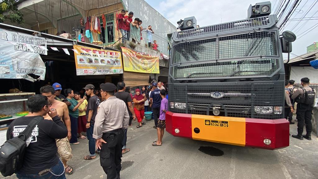 Mobil Water Canon di Pegadungan Kalideres Jakarta Barat