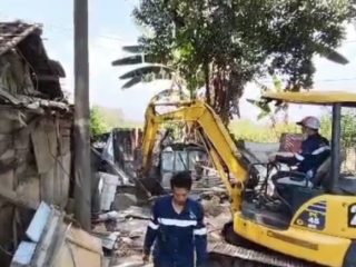 Deretan Warung Remang-remang di Kandeman Batang, diratakan dengan tanah