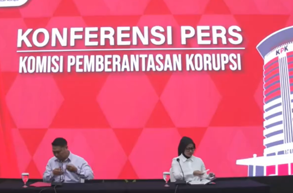 Konferensi Pers penahanan dalam perkara dugaan Tindak Pidanan Korupsi Penyaluran Bantuan Sosial Beras Kementerian Sosial tahun 2020