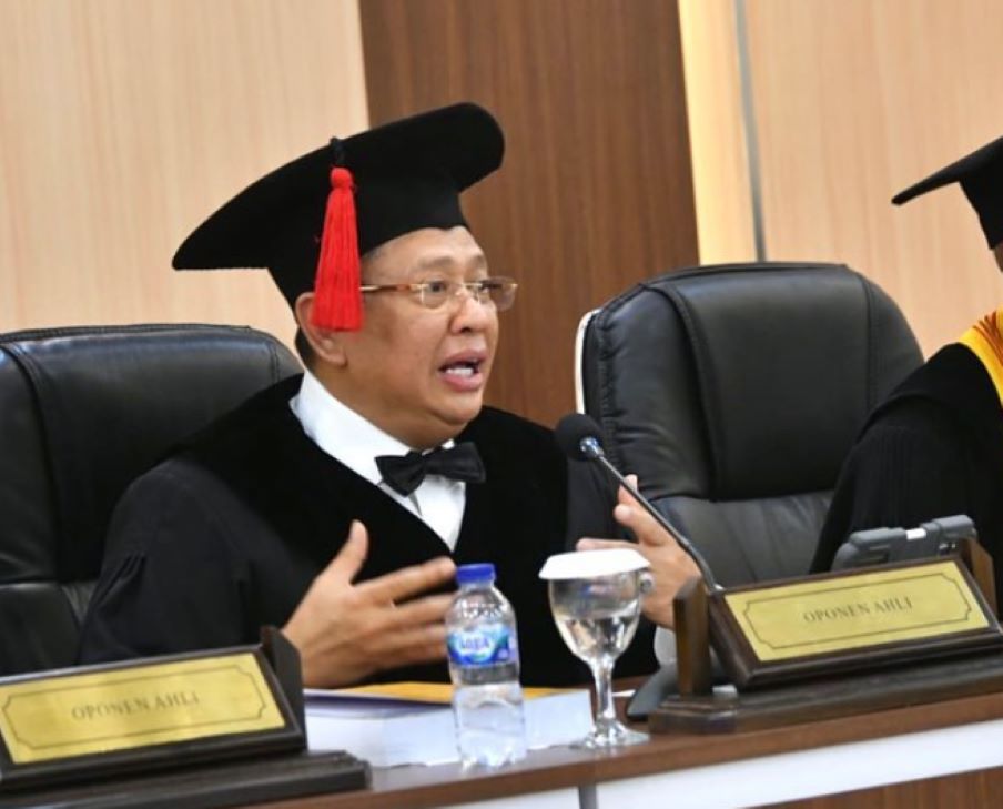 Bambang Soesatyo saat dirinya menguji disertasi dalam Ujian Sidang Terbuka Program Doktor Ilmu Hukum Fakultas Hukum UNPAD