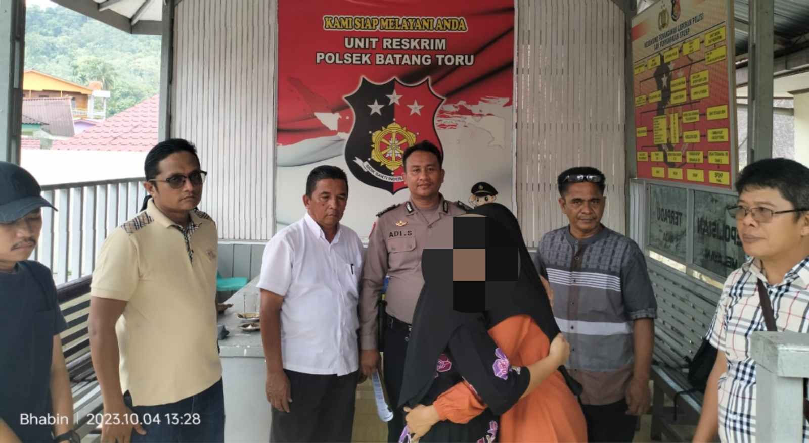 Sempat tak terima karena dituding sebagai pelakor, seorang wanita yang telah lapor Polisi akhirnya bermaaf-maafan dengan rekannya sesama penjual pakaian di Pasar Batang Toru, Kabupaten Tapsel