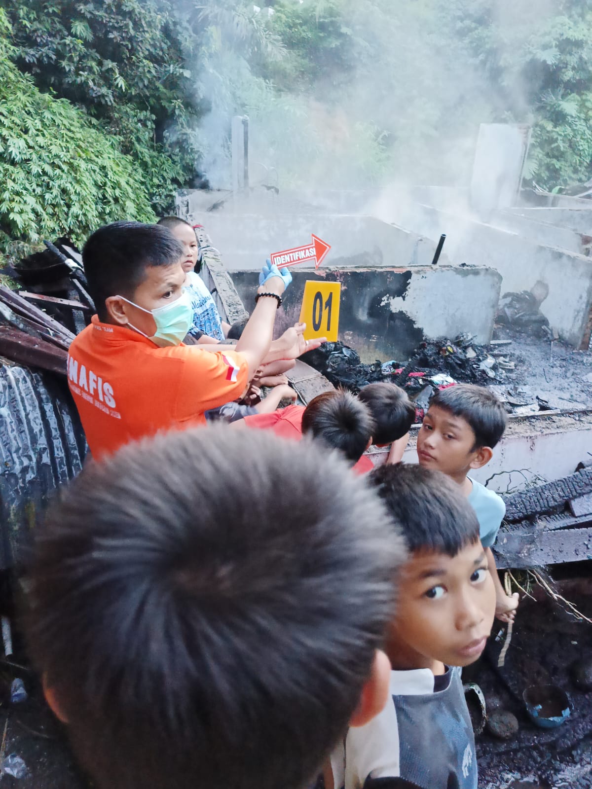 Tim Inafis dari Polres Padangsidimpuan saat melakukan olah TKP di lokasi kebakaran