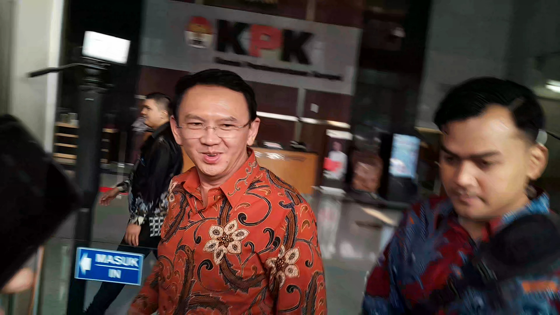 Komisaris Utama PT Pertamina Basuki Tjahaja Purnama alias Ahok usai diperiksa penyidik KPK sebagai saksi terkait kasus dugaan Korupsi pengadaan LNG