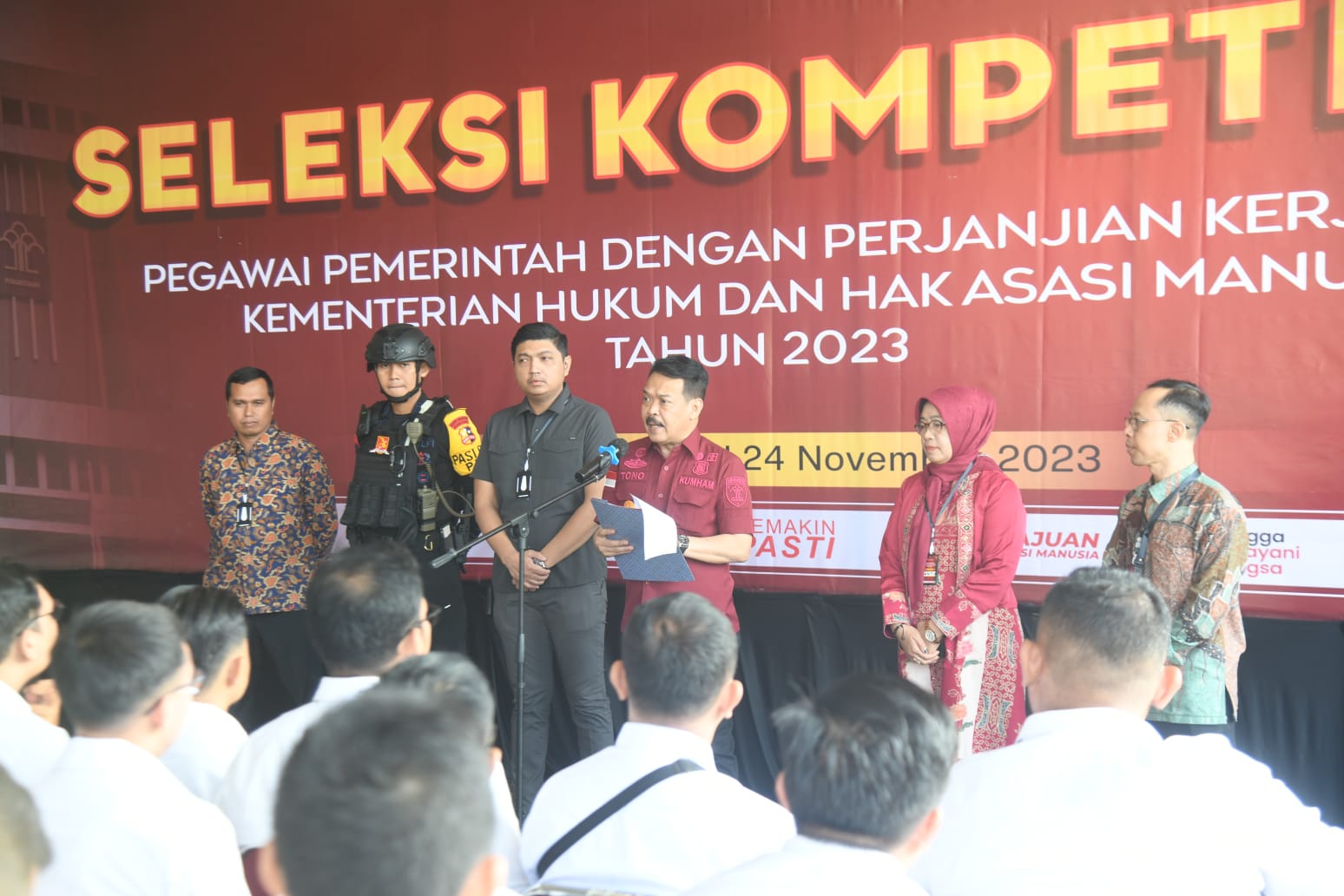 Kepala Biro Kepegawaian Sekretariat Jenderal Kemenkumham, Supartono saat memberikan sambutan pada pembukaan Seleksi CASN PPPK, Selasa (21/11/2023).