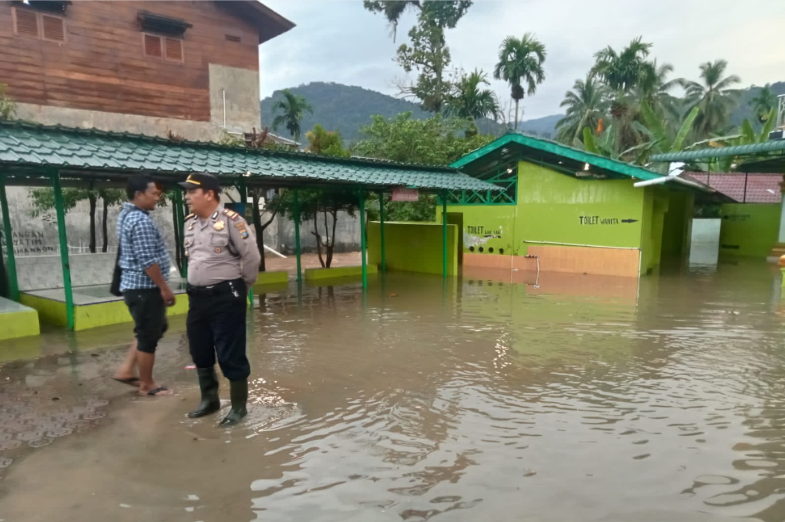 Banjir melanda salah satu desa di Kecamatan Batang Angkola, Kabupaten Tapsel