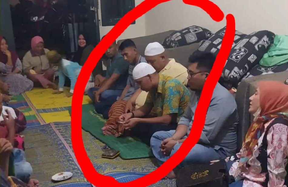 Hasil tangkapan layar dari akun media sosial Facebook @Safitri Devi yang diduga ada oknum anggota PPS hadir dalam pertemuan yang kuat dugaan bernuansa politik seperti, kampanye