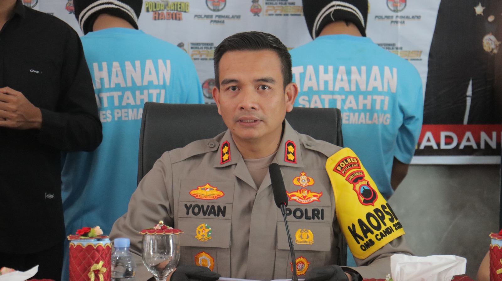 Kapolres Pemalang AKBP Yovan Fatika Handhiska saat pers konfren kasus pembunuhan di Comal