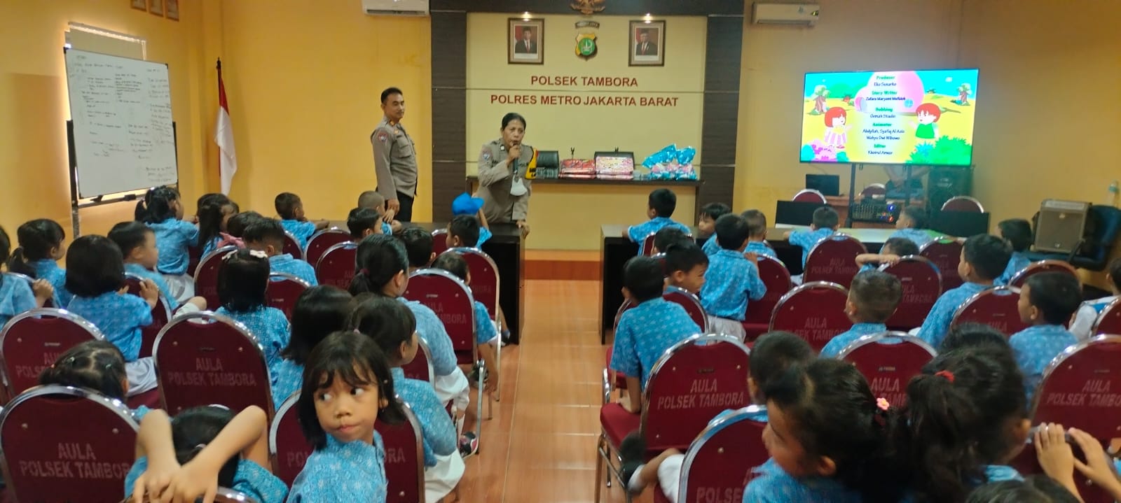 Polisi Sahabat Anak, para siswa diajak untuk memahami anggota Polri