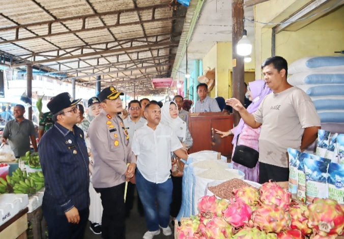 Pj Wali Kota dan Kapolres tinjau Pasar Sangkumpal Bonang di Kota Padangsidimpuan pasca Pemilu