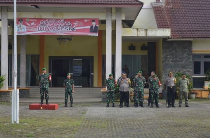 Danrem 023/KS, Kolonel Inf Lukman Hakim, saat memimpin Apel gelar pasukan pengamanan kunjungan kerja Presiden RI, Joko Widodo, ke Kabupaten Palas