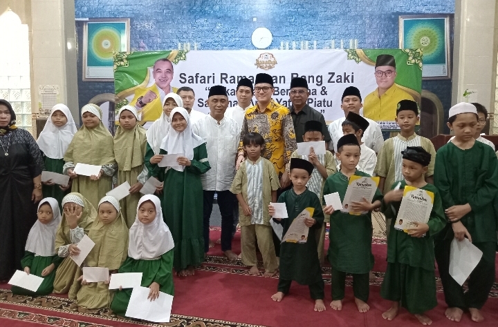 Syafi Fabio Djohan bersama Anak Yatim di Yayasan Al-Abror, Palmerah Jakarta Barat