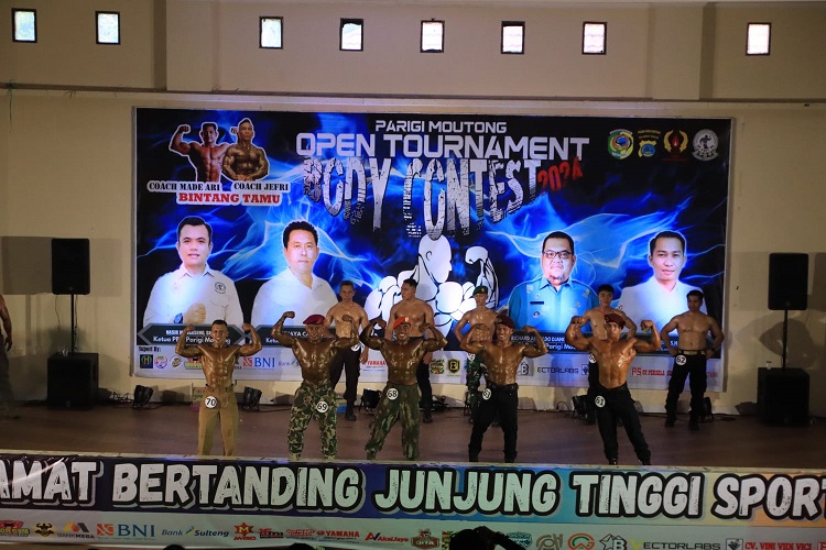 FAIR PLAY: Peserta Open Tournament Body Contest 2024 yang diselenggarakan PBFI Parigi Moutong.