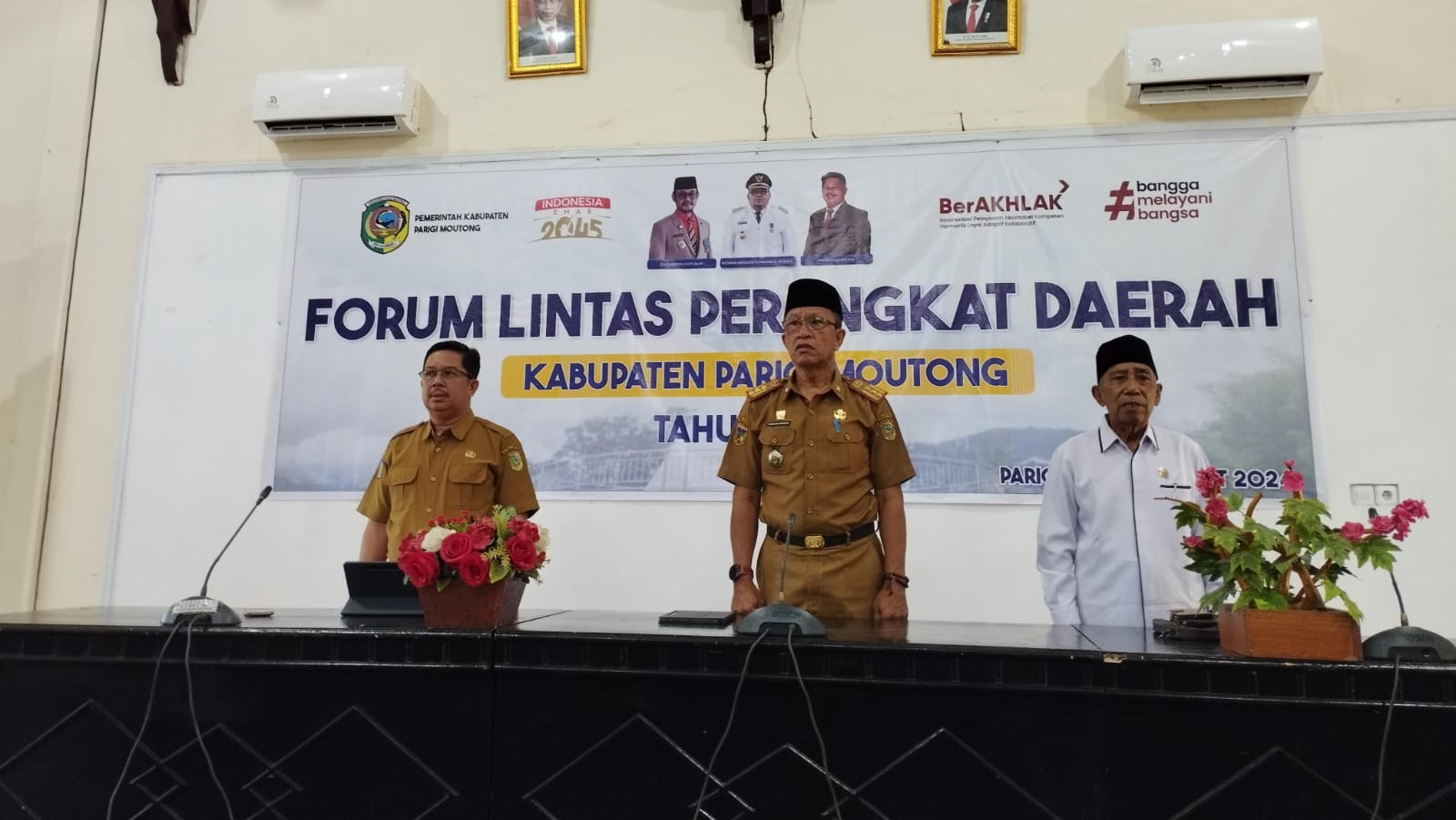 Mewakili Penjabat (Pj) Bupati Parigi Moutong, Richard Arnaldo, Staf Ahli Bidang Pembangunan Ekonomi dan Kesra Kabupaten Parigi Moutong Mawardin, membuka kegiatan Forum Penyusunan RKPD Kabupaten Parigi Moutong Tahun 2025.