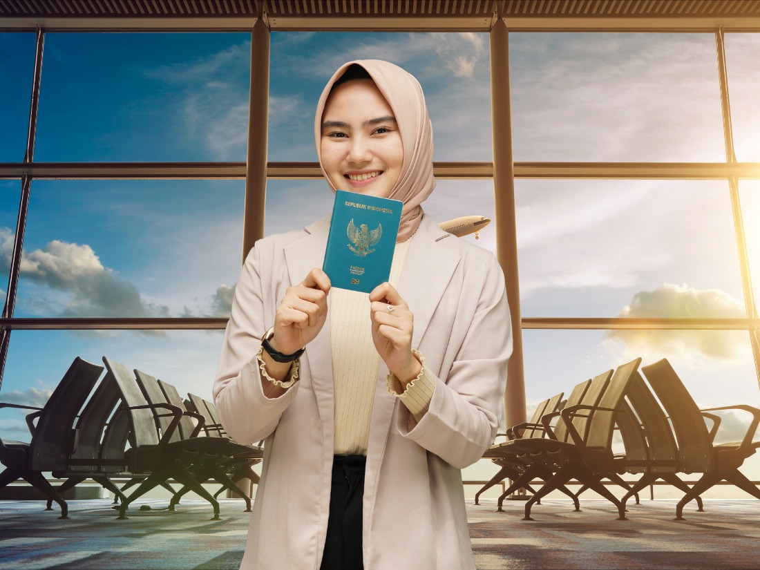 Pasport fisik yang kini juga bisa didapatkan dalam bentuk e pasport.