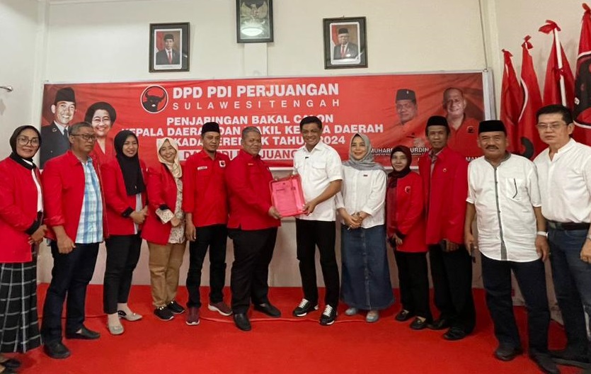 Penyerahan berkas pendaftaran Bakal Calon Gubernur Sulteng 2024, Hidayat Lamakarate.