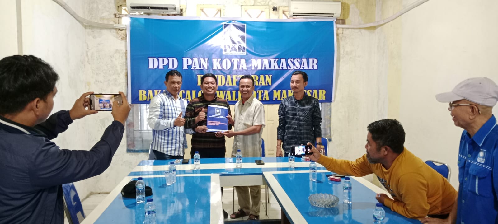 LO Indira Yusuf Ismail saat melakukan pendaftaran di DPD PAN Makassar.