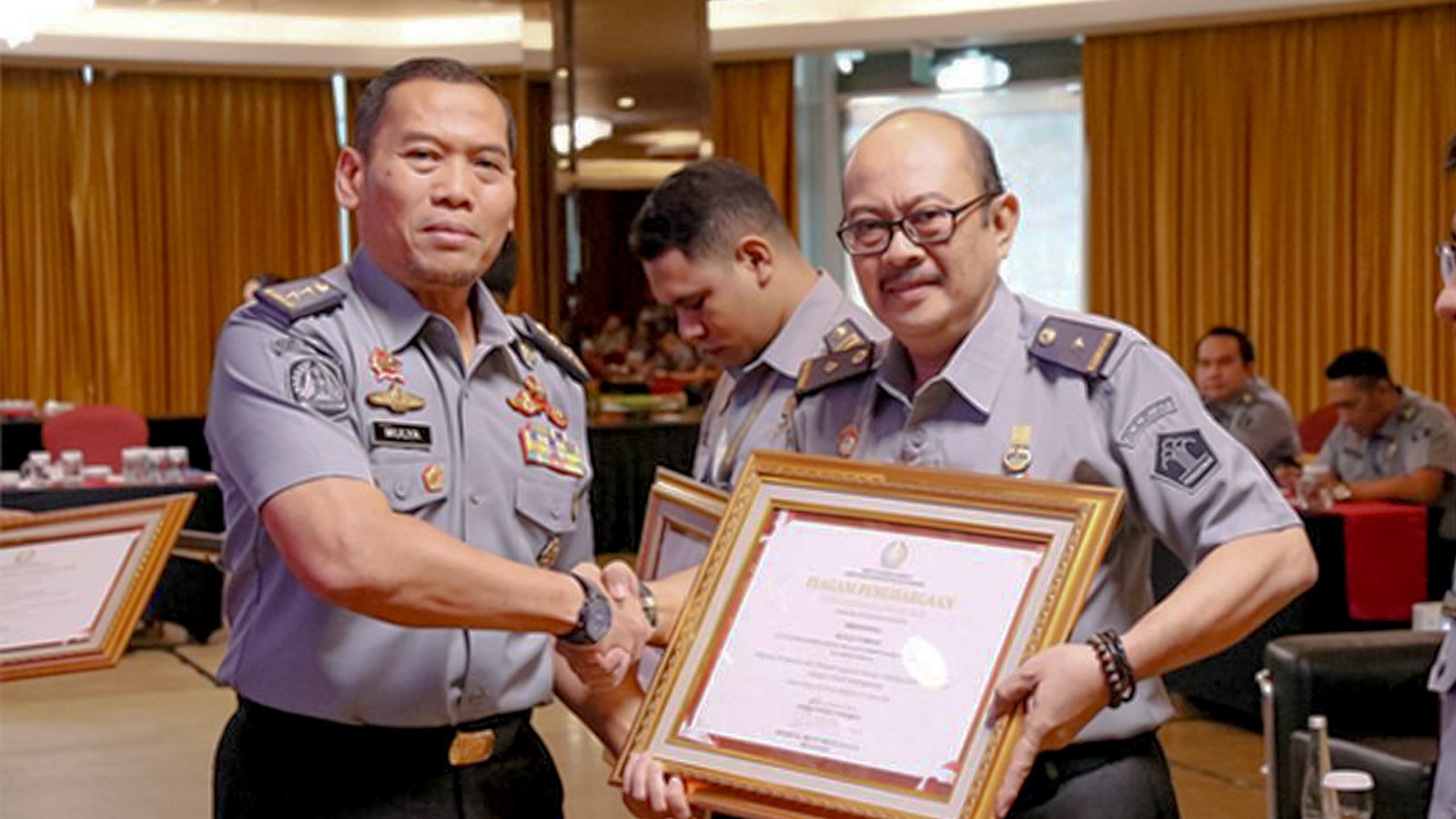 Penghargaan prestisius Bagi Pengelola dan Pelapor LHI Terbaik yang diterima Kanwilkemenkumham Sulteng