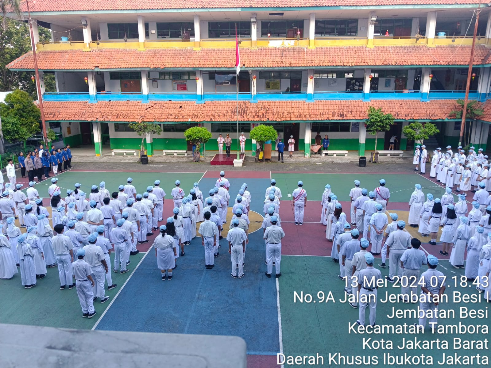 Upacara bendera SMK Candra Naya, Kel. Jembatan Besi Tambora Jakarta Barat