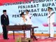 Pj Gubsu, Hasanuddin, menyaksikan prosesi pelantikan Pj Wali Kota Padangsidimpuan, Timur Tumanggor, dan dua Pj Kepala Daerah lainnya