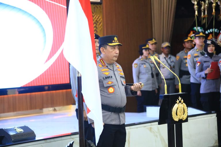 Kapolri Jenderal Listyo Sigit Prabowo memimpin pelaksanaan upacara kenaikan pangkat perwira tinggi (pati) Polri