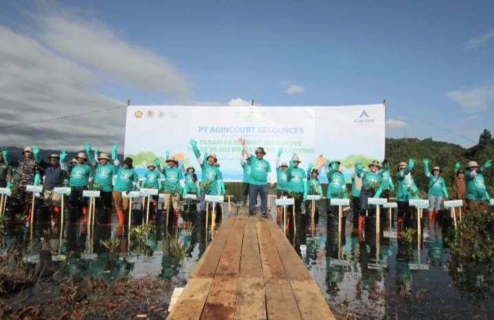 PT AR melakukan penanaman 60 ribu bibit Mangrove secara simbolis di Lahan seluas 19 Hektare di Pandan, Tapanuli Tengah, untuk menjaga lingkungan hidup dan keberlanjutan ekosistem pesisir