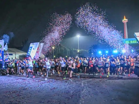 Peserta Jakarta International Marathon 2024 saat Start di Lapangan Silang Monas