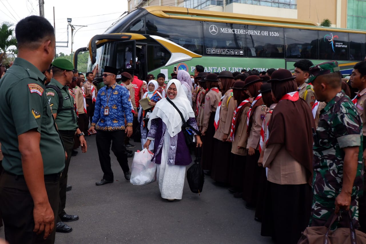 Jamaah Haji Kloter 20 saat tiba di Kantor Wali Kota Padangsidimpuan