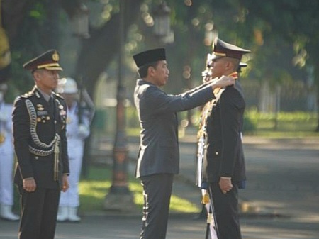 Presiden Jokowi Lantik 906 Perwira TNI-Polri di Istana Merdeka Jakarta