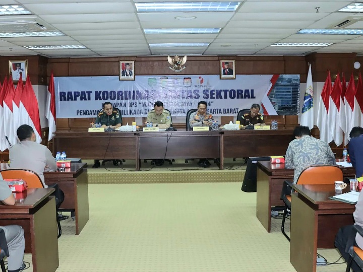 Polres Metro Jakarta Barat bersama dengan Forkopimko Jakarta Barat menggelar Rapat Koordinasi Lintas Sektoral dalam rangka Operasi Kepolisian Mantap Brata Jaya 2024.