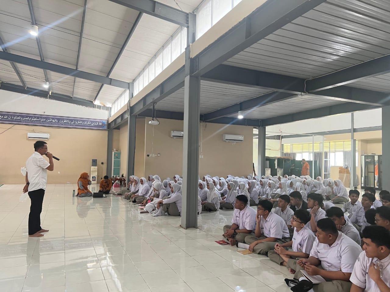 Polrestabes Makassar Edukasi Siswa SMA Tentang Bahaya Narkoba