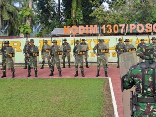 Tampak suasana pengarahan terhadap personil Kodim 1307 / Poso (foto : Samsuyadi)