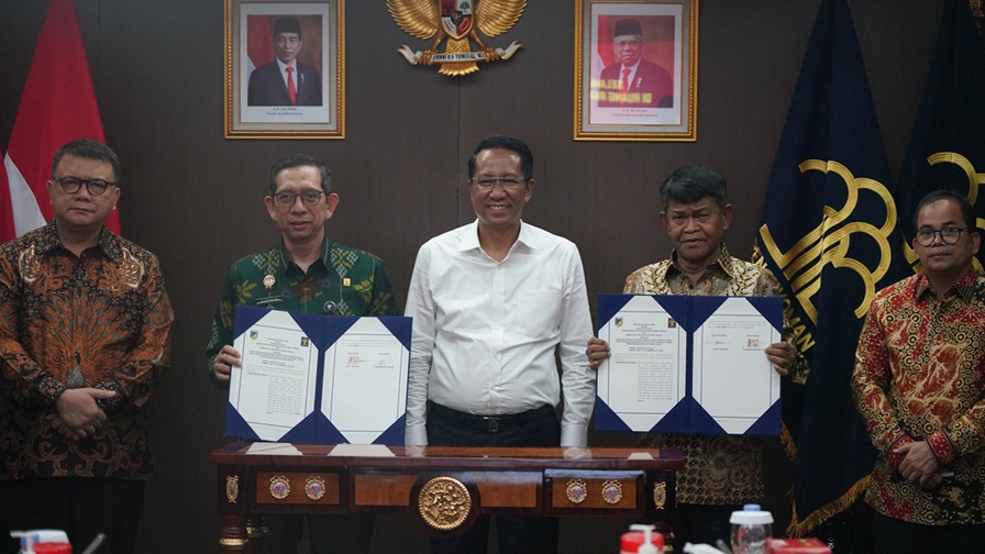 SEJARAH BARU: Penandatanganan Nota Kesepahaman pembiayaan BPJS bagi WBP di Sulteng antara Kanwil Kemenkumham Sulteng dengan Pemerintah Provinsi Sulteng