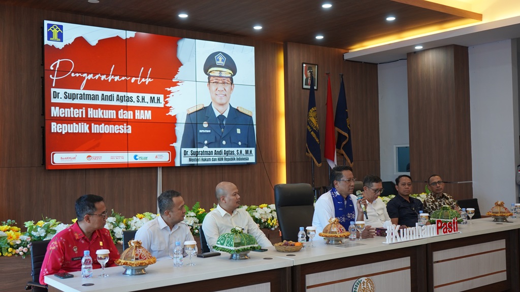 Kunjungan Menteri Hukum dan Hak Asasi Manusia (Menkumham) Republik Indonesia, Supratman Andi Agtas di Kantor Imigrasi Kls. I TPI Palu