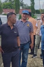 Gubernur Provinsi Sulteng Hi Rusdy Mastura bersama rombongan saat tiba di lokasi proyek pembangunan RSUD Poso.