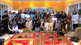 Mahasiswa Prodi Filsafat dan Agama Universitas Paramadina saat Menggelar Bukber Ramadhan 2025.