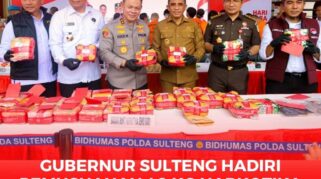 Foto bersama Gubernur Sulteng, Anwar Hafid, Kapolda Sulteng, Irjen Pol. Agus Nugroho, Kepala BNN Sulteng, Brigjen Pol Ferdinand Maksi Pasule, Aspidum Kejati Sulteng, Fitrah, SH., MH, dan Dir Narkoba Polda Sulteng, Kombes Pol Pribadi Sembiring, sesaat sebelum pemusnahan barang bukti Narkoba.