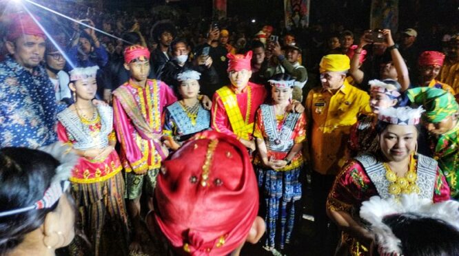Festival Danau Lindu 2025 dibuka Gubernur Anwar Hafid, resmi masuk Karisma Event Nusantara (KEN) Kemenparekraf. Lindu siap jadi destinasi unggulan Sulteng dengan dukungan infrastruktur dan pemberdayaan masyarakat lokal.