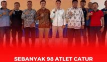 suasana foto bersama panitia dan pengurus Catur Provinsi Sulteng usai pembukaan Kejuprov di kabupaten Poso