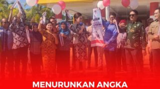 Penyampaian pesan Gertak Penting terkait prevalensi stunting melalui pelepasan balon ke udara oleh Bupati Poso dan pimpinan OPD lainya