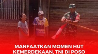 Tampak Babinsa di lingkup Koramil 02 Pamona Puselemba saat memberikan bantuan beras dan pembagian bendera merah putih kepada warga