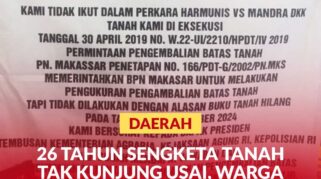 Salah satu ahli waris, Ilham Salam membentangkan spanduk untuk Presiden RI, Prabowo Subianto