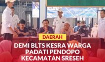 Suasana penyaluran BLTS Kesra diPendopoKecamatan Sreseh, Kabupaten Sampang