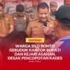 Wakil Bupati Asahan, Rianto saat menemui masa aksi unjuk rasa