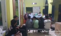 Pemuda remaja masjid Al Hikmah setelah shalat subuh